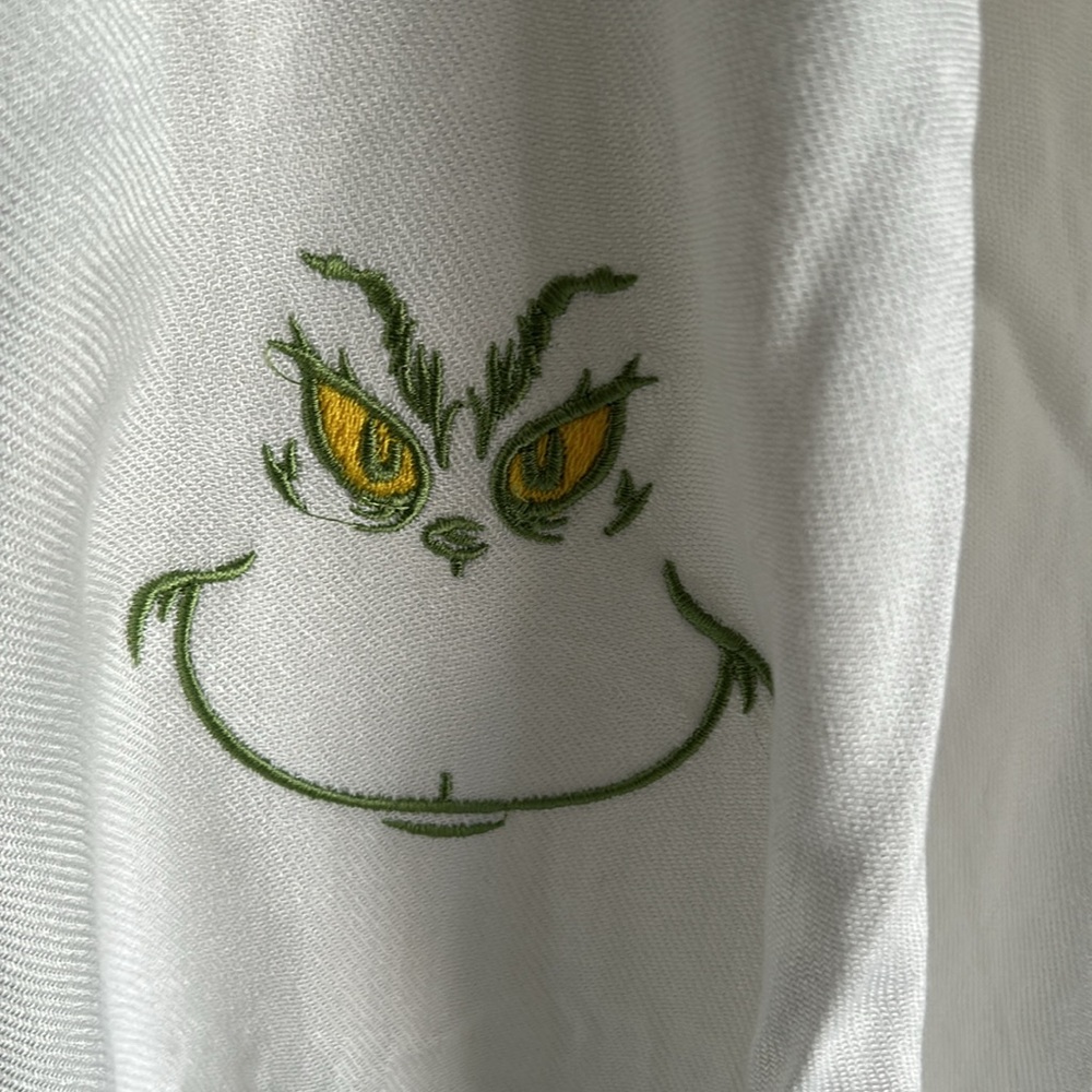 Elegant White Grich Pashmina Scarf